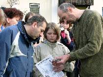 odchyt a krou�kov�n� pt�k� na rybn�ku u leti�t�